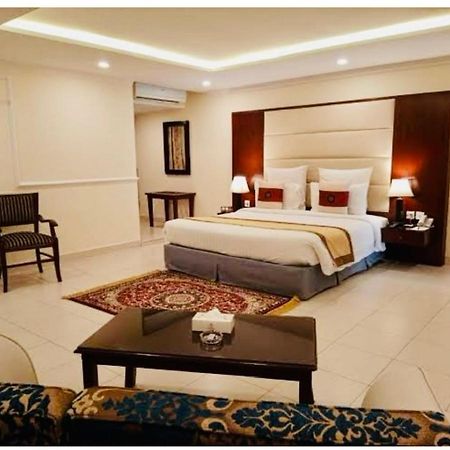 Hotel New Mid City Multan Exterior foto